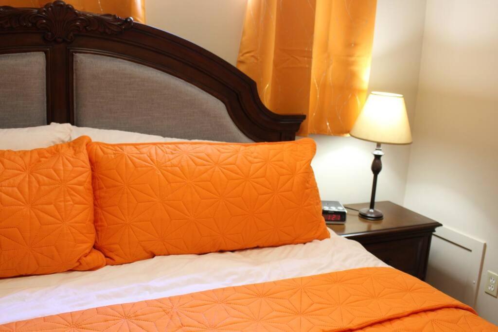 2-bedroom Basement With A Separate Entrance. Appartement
