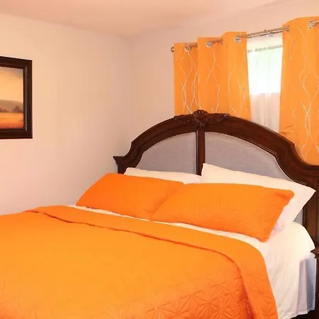 2-Bedroom Basement Suite With A Separate Entrance. Abbotsford Exterior photo