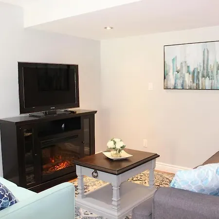 2-Bedroom Basement Suite With A Separate Entrance. Abbotsford Exterior photo