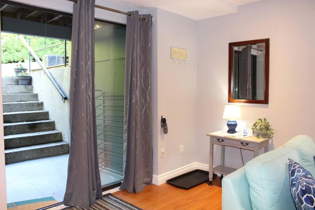 2-bedroom Basement With A Separate Entrance. Apartment Abbotsford