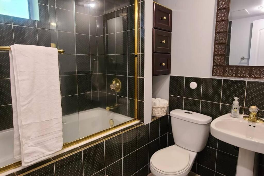 2-bedroom Basement With A Separate Entrance. Apartment *